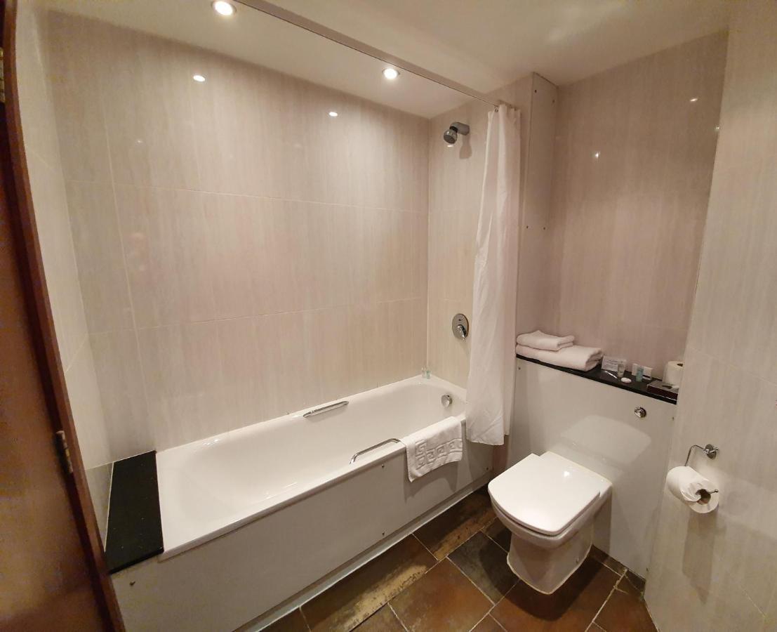 Towers Hotel&Spa Swansea Buitenkant foto
