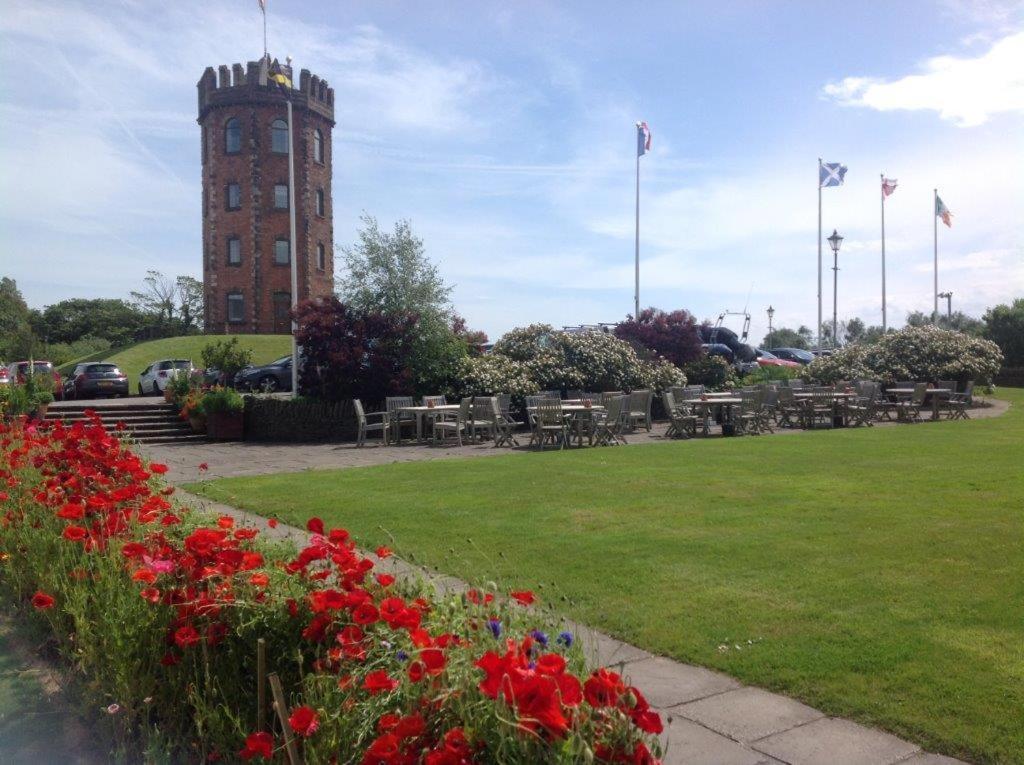 Towers Hotel&Spa Swansea Buitenkant foto
