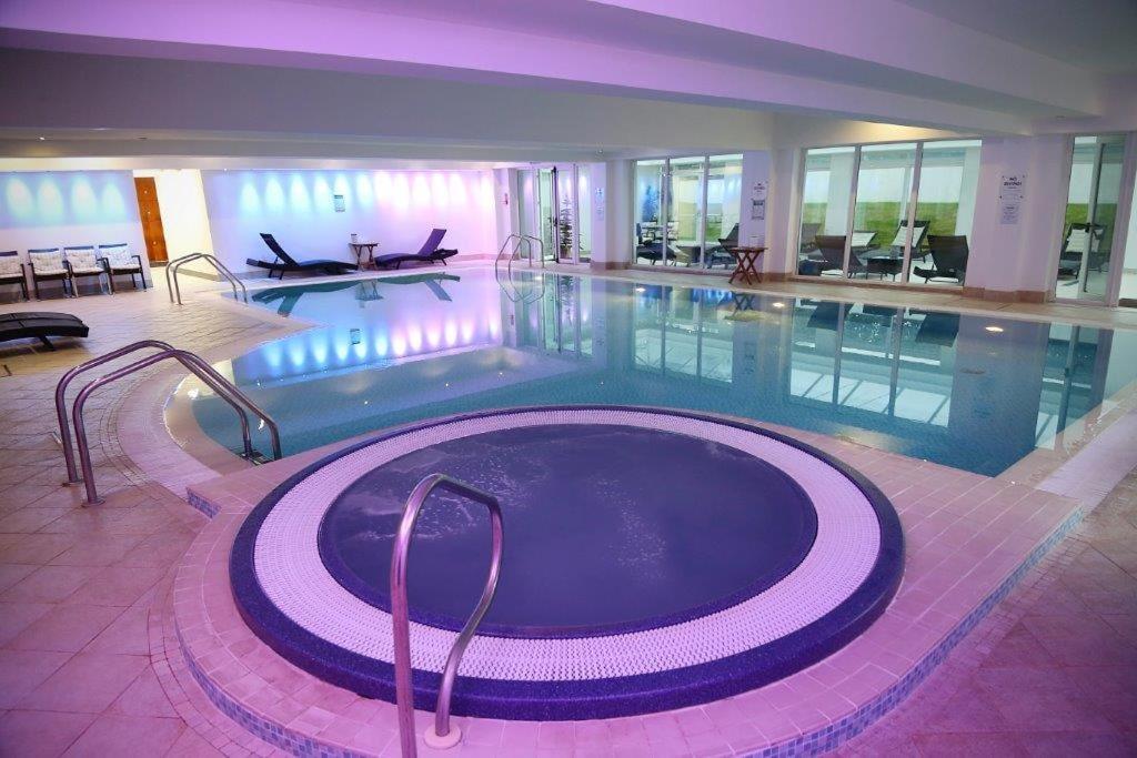 Towers Hotel&Spa Swansea Buitenkant foto