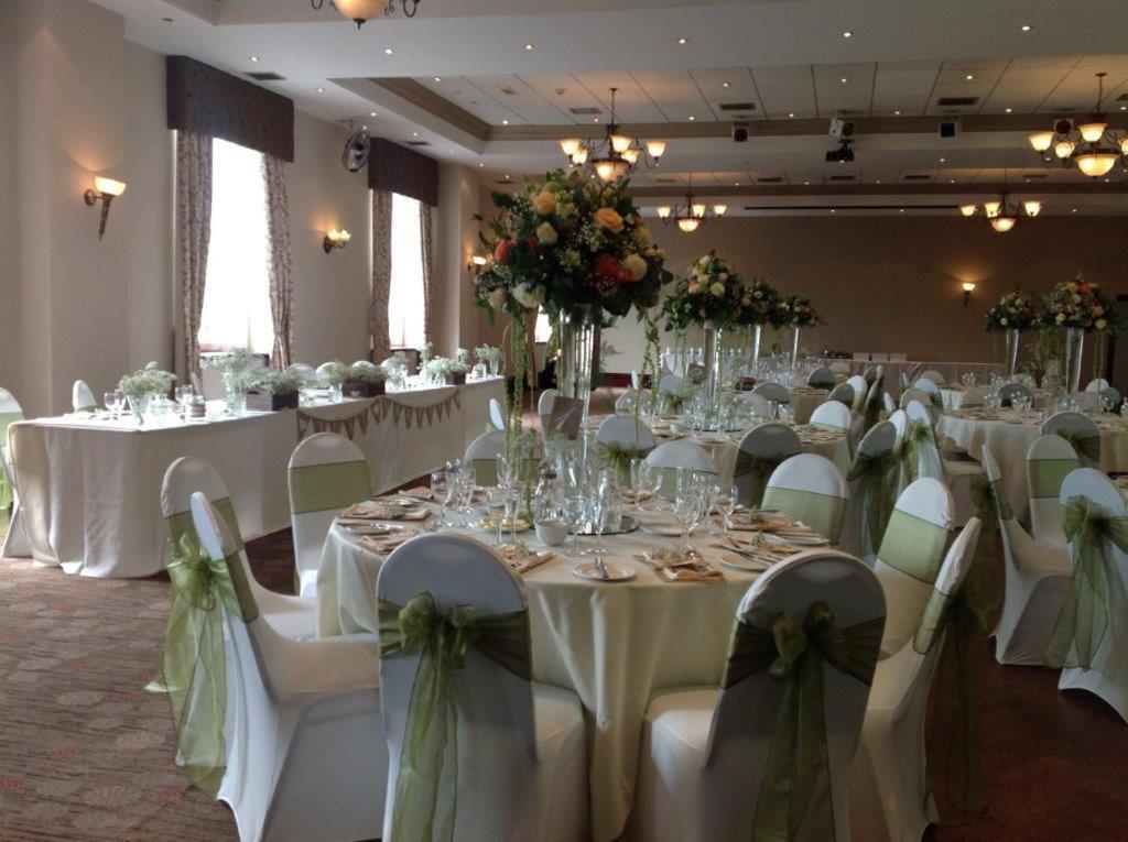 Towers Hotel&Spa Swansea Buitenkant foto