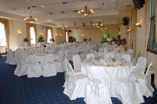 Towers Hotel&Spa Swansea Restaurant foto